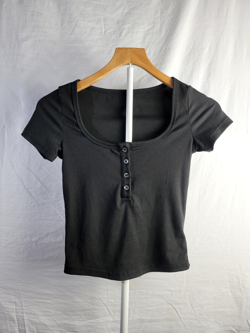Women's Black Short-Sleeve Ribbed Henley Scoop Top